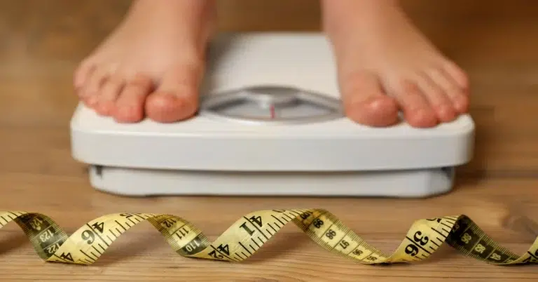 Obesidad Infantil El Impacto de las Pantallas y el Sedentarismo en los Niños